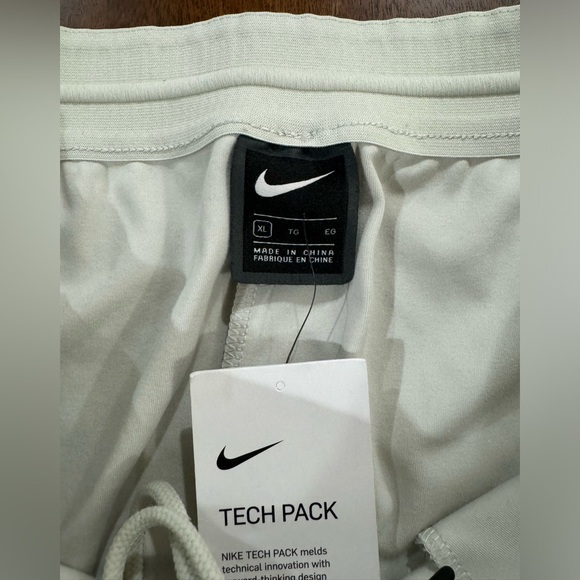 New! Nike Men’s Sportswear Tech Pack Knit Pants Size XL - Picture 4 of 13